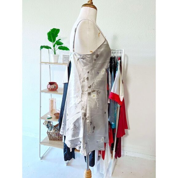 Vintage Grey Snow Floral Night Gown - Picture 5 of 5